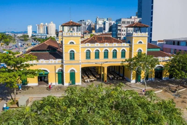 Passeios culturais em Florianópolis: Vista da fachada do Mercado Público de Florianópolis