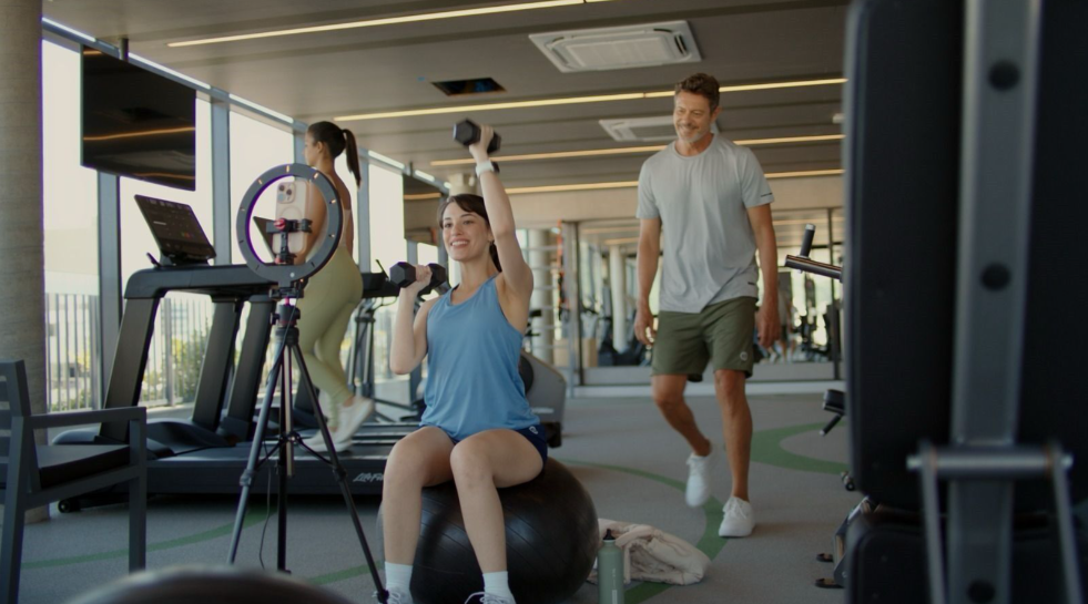 Casal aproveitando a academia que terá uma estrutura completa no D/Pace Smart Living