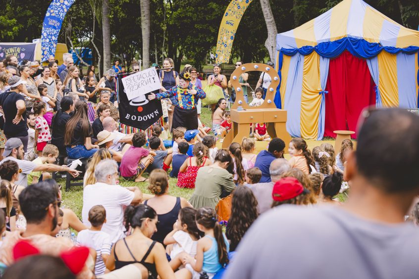 pessoas reunidas para prestigiar a Maratona Cultural de Florianópolis 2026