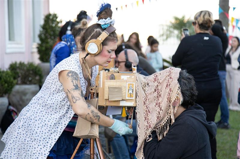 Mostra de Teatro Lambe-Lambe