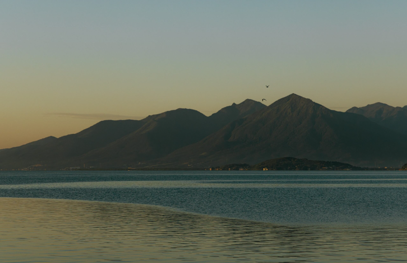 paisagem da beira mar de Floripa